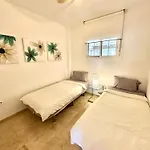 La Cala De Mijas, Groundfloor 2 Bed Steps Away From The * 라칼라데미야스
