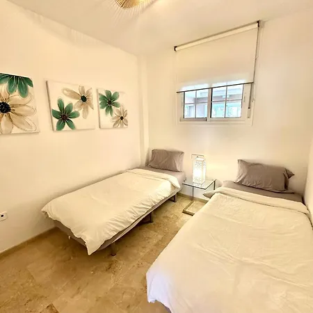 La Cala De Mijas, Groundfloor 2 Bed Steps Away From The * MIJAS COSTA